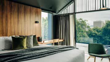 Habitación superior (Grove Bath) | Minibar, insonorización, tabla de planchar con plancha y cunas