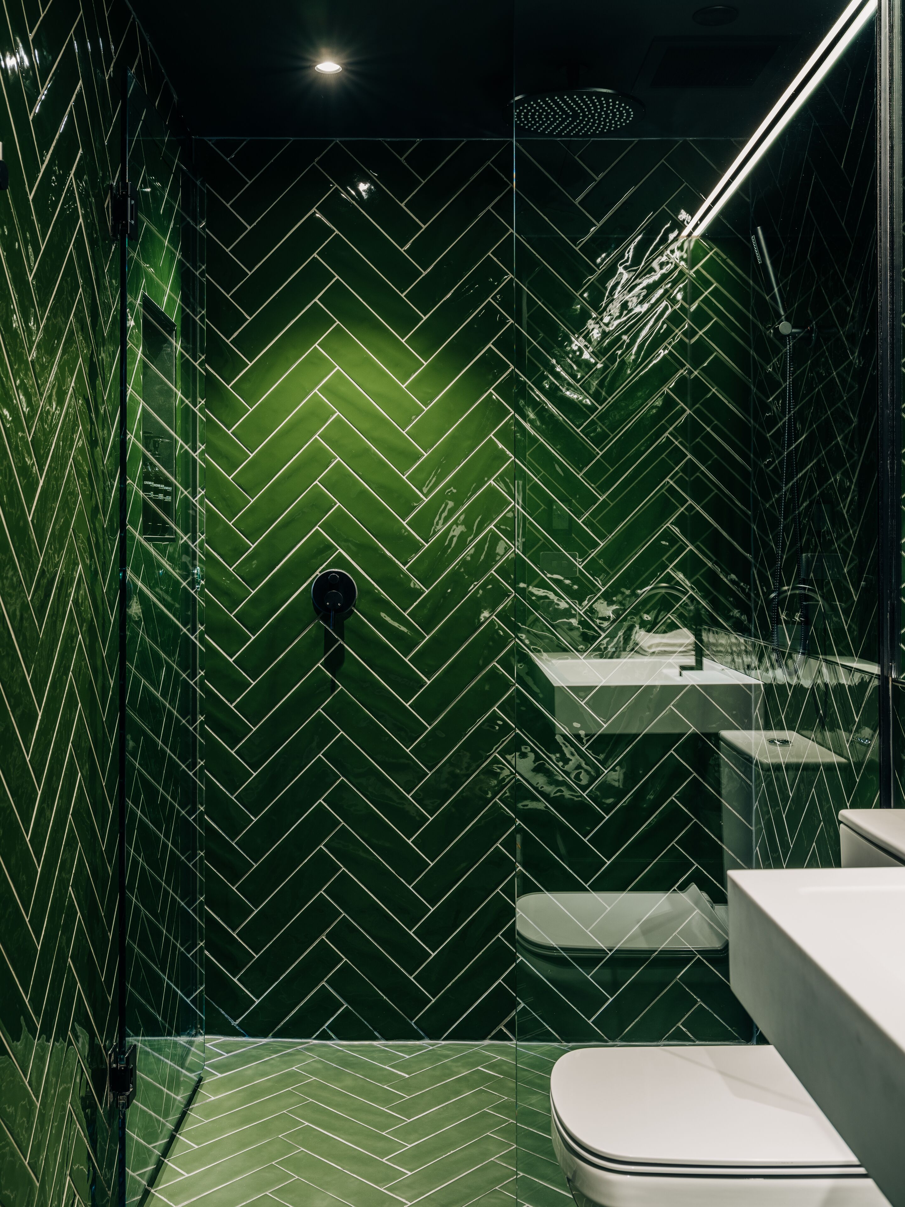 grove | bathroom | free toiletries, hair dryer, bathrobes, towels