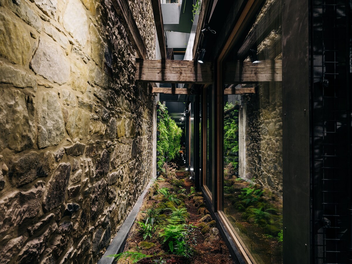 Moss Hotel