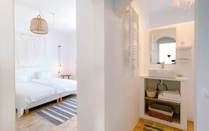 2 bedrooms, in-room safe, iron/ironing board, travel cot