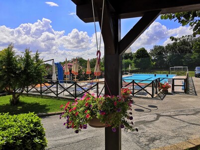 VILLA with POOL, soccer field, fitness corner, WiFi, air conditioning, PESARO