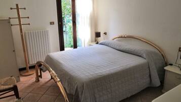 9 bedrooms, iron/ironing board, free WiFi, bed sheets