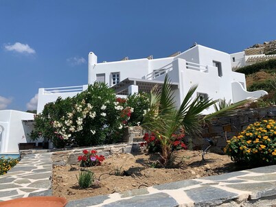 Villa Lithari: enjoy magnificent views and your own private pool (Plaka/Orkos)