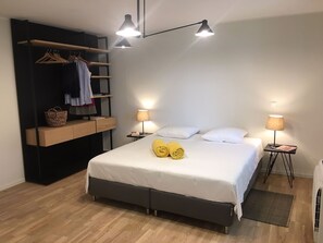 3 bedrooms, iron/ironing board, travel cot, free WiFi