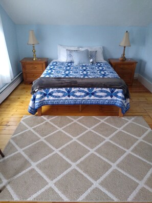 4 bedrooms, desk, iron/ironing board, free WiFi