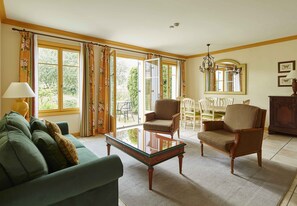 Télévision, lecteur de DVD, vidéothèque