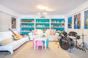 TV, books, stereo