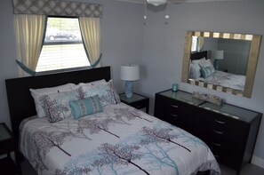 4 chambres, fer et planche à repasser, lit parapluie, Wi-Fi gratuit