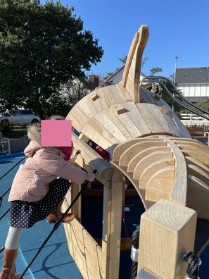 Children's area - Nice quiet studio by the sea (Pornichet)