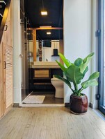 Ducha, cabezal de ducha tipo lluvia, artículos de tocador gratuitos