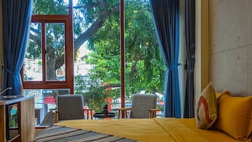 Estudio Deluxe (Family) | Minibar, decoración personalizada y muebles diferentes