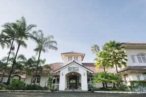 Front of property - Sevilla Resort Magelang (Mungkid)