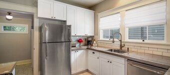 Cowls Bungalow, récemment rénové, centre-ville historique de McMinnville, mi-sem. 150 $ / N