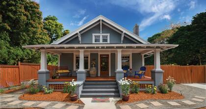 Historic 1910 Bungalow & Carriage House • Dog Friendly • 1 Block to Wine & Dine