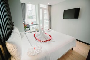 Deluxe Double Room, Balcony, City View - Hermes Hotel Nha Trang (Nha Trang)