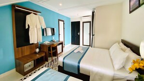 Select Comfort beds, minibar, desk, soundproofing - Grand Holiday Villa (Da Nang)
