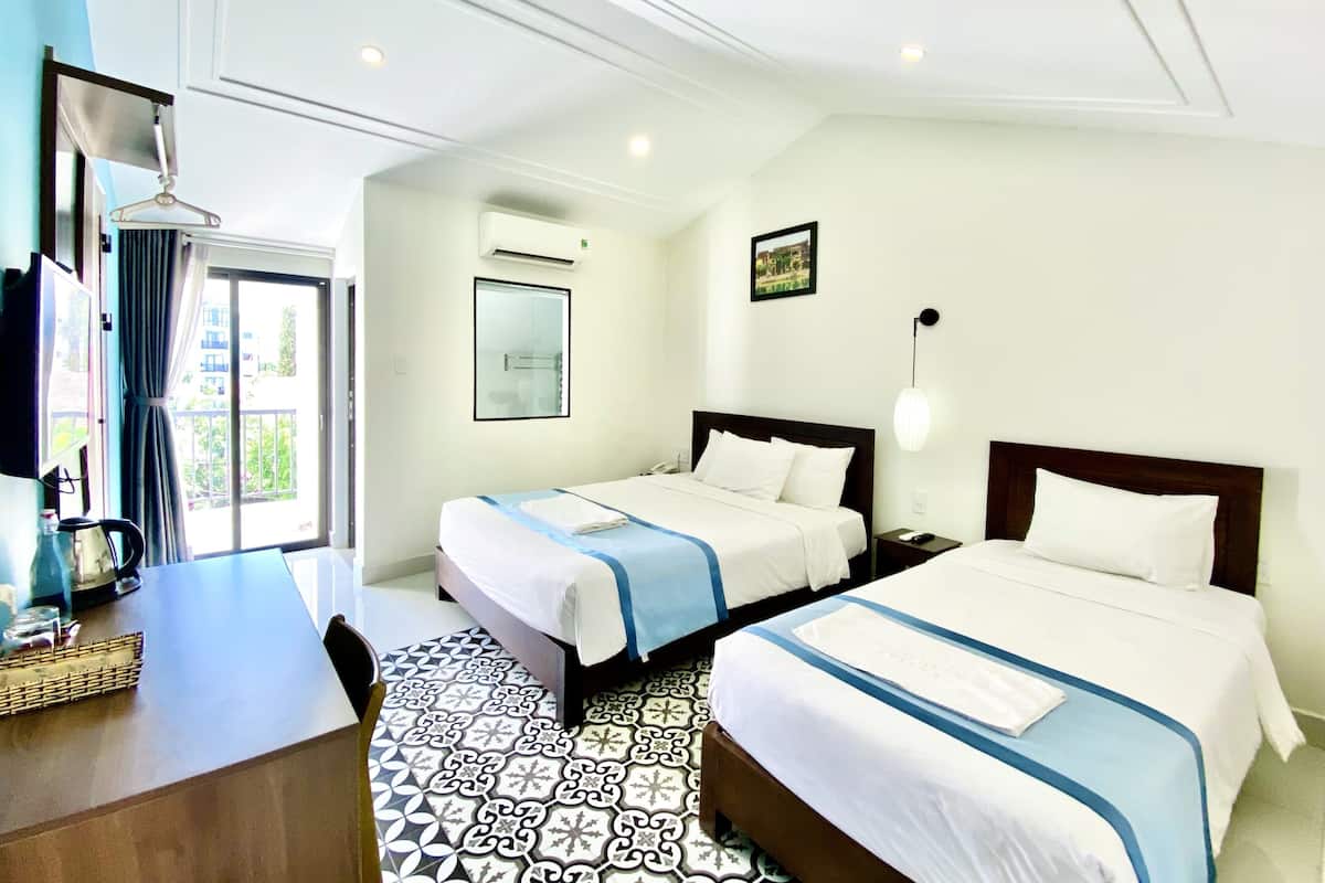 1 bedroom, Select Comfort beds, minibar, desk