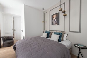 2 bedrooms, in-room safe, iron/ironing board, free WiFi