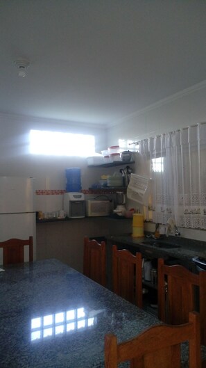 Kochgeschirr/Geschirr/Besteck