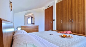 5 Schlafzimmer, Bügeleisen/Bügelbrett, WLAN, Bettwäsche