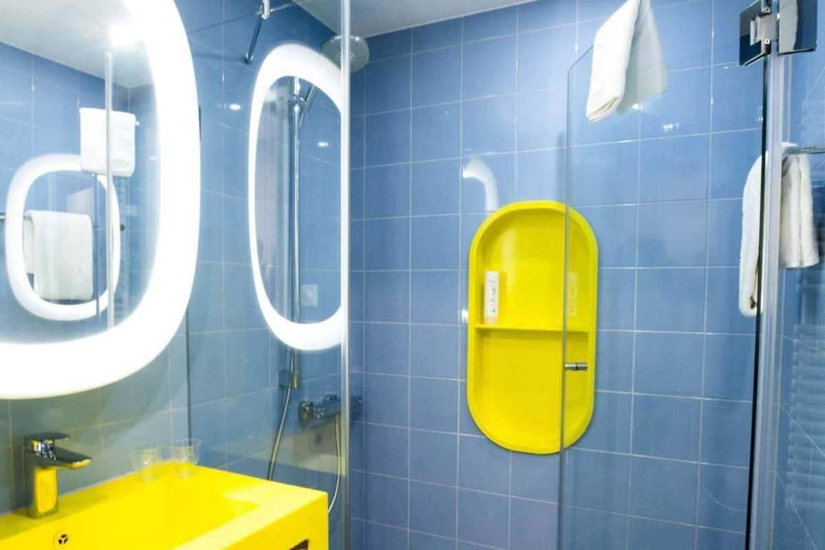 Bad | Dusj, regndusjhode, miljøvennlige toalettsaker og hårføner