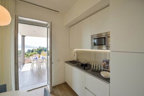 Kühlschrank, Mikrowelle, Geschirrspüler