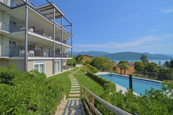 المنطقة المحيطة بالمنشأة