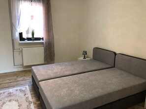 2 Schlafzimmer, Bügeleisen/Bügelbrett, Reisekinderbett, kostenloses WLAN
