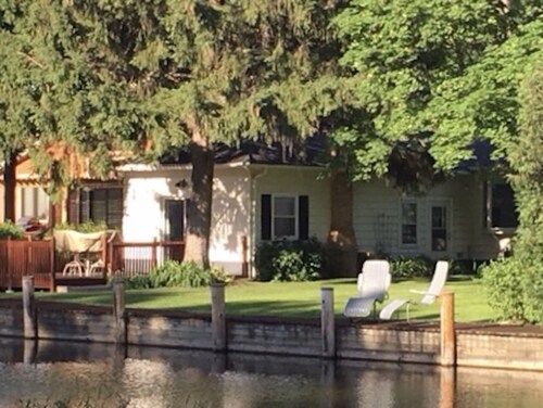 Quiet home on a channel in Winneconne.  Bring your boat!