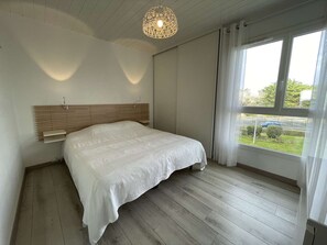 2 bedrooms - Apartment 100m from the beach with balcony, parking, 2-star rated (Saint-Jean-de-Monts)