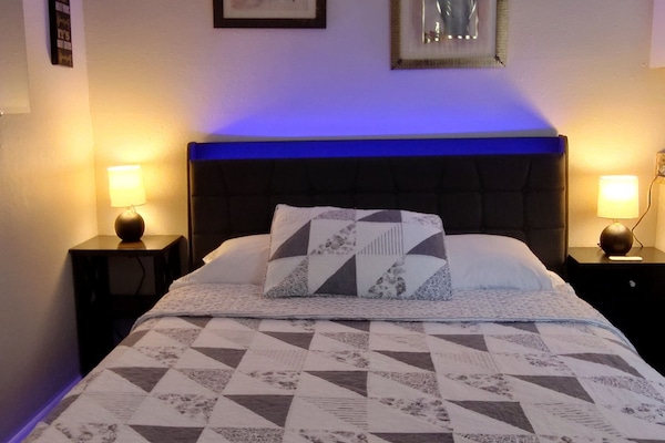 Iron/ironing board, free WiFi, bed sheets