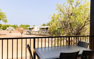 Deluxe 2 Bedroom Cabin - Sleeps 4 | Terrace/patio