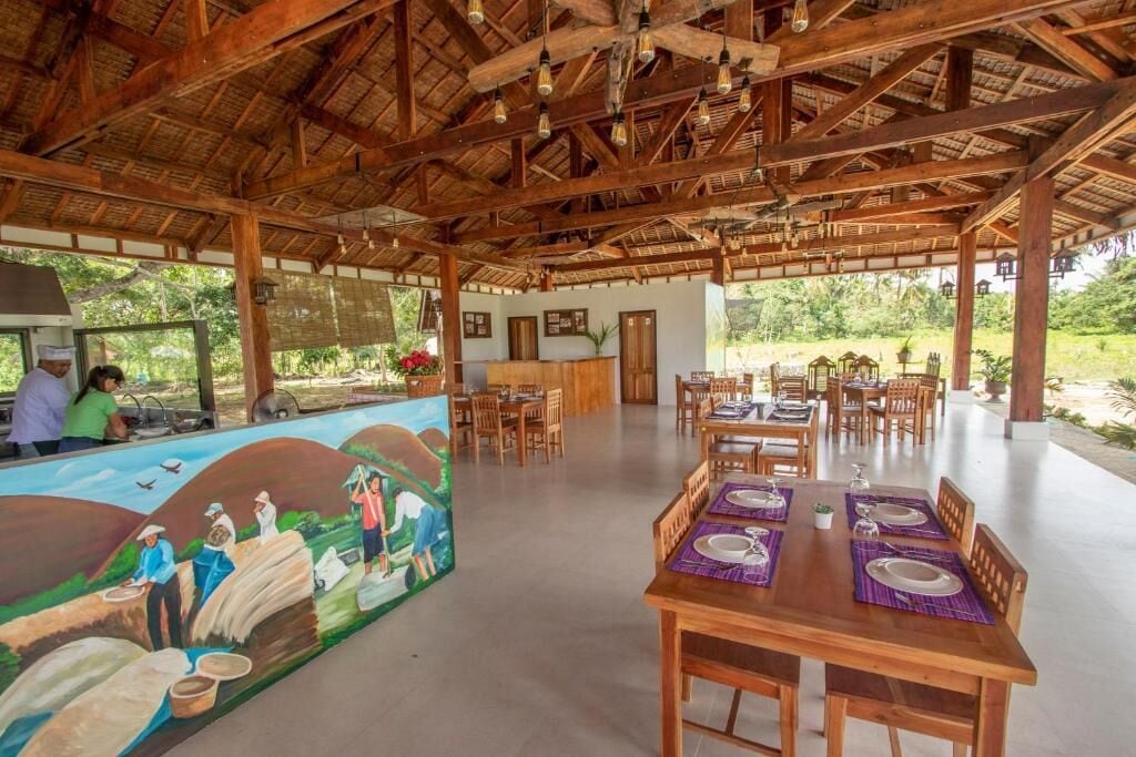 Breakfast, lunch, dinner served; local cuisine 