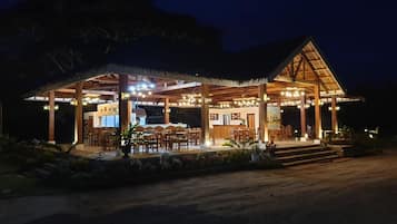 Breakfast, lunch, dinner served; local cuisine