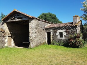 Exterior - Logis de L'Ogrie located between Puy-du-Fou (35min) and Vouvant, classified village (Mouilleron-en-Pareds)