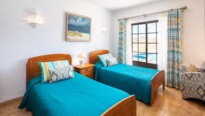 4 bedrooms, WiFi, bed sheets - Nº58 Golfe Santo Antonio - Traditional 4 bedroom villa with pool (Budens)