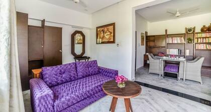 FAMILY VACAY IN GREEN SETTINGS