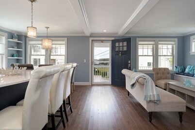 Luxury Monument Beach Villa /Short term rentals