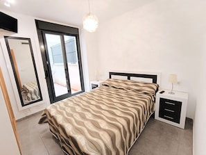 1 chambre, fer et planche Ă repasser, draps fournis