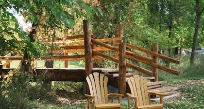 Adorable Cabin Thirty Minutes from Mt Rushmore - Super Clean Cabin On Canyon Lake Thirty Minutes from Mt Rushmore