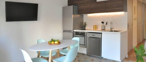 تناول الطعام