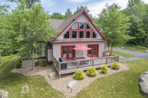 Exterior - Elevated Dog Friendly Escape w/ Hot Tub & Fire Pit (Oakland)