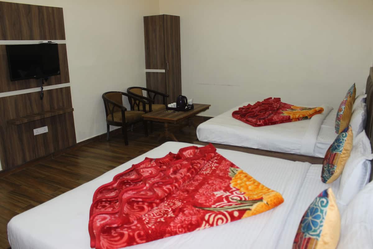 Family Room | Rollaway beds, free WiFi, bed sheets