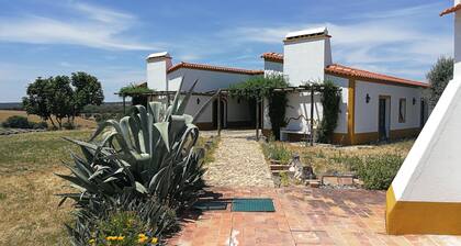 Monte Alentejano for 4 people!Ideal for children!We accept animals!