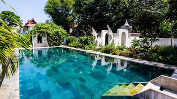 Outdoor pool, sun loungers