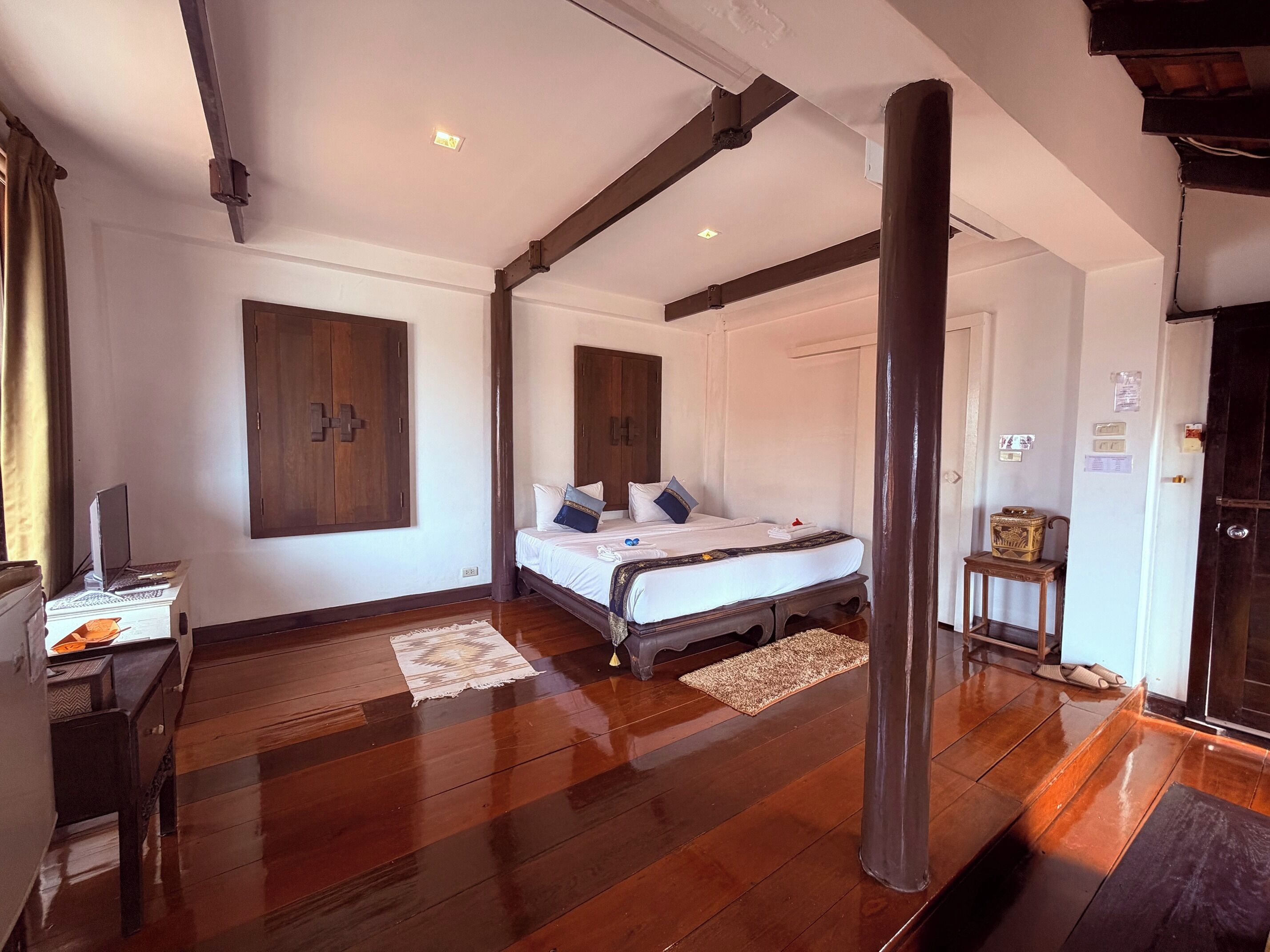 Quarto luxo (River Front) | Frigobar, escrivaninha, Wi-Fi de cortesia, roupa de cama