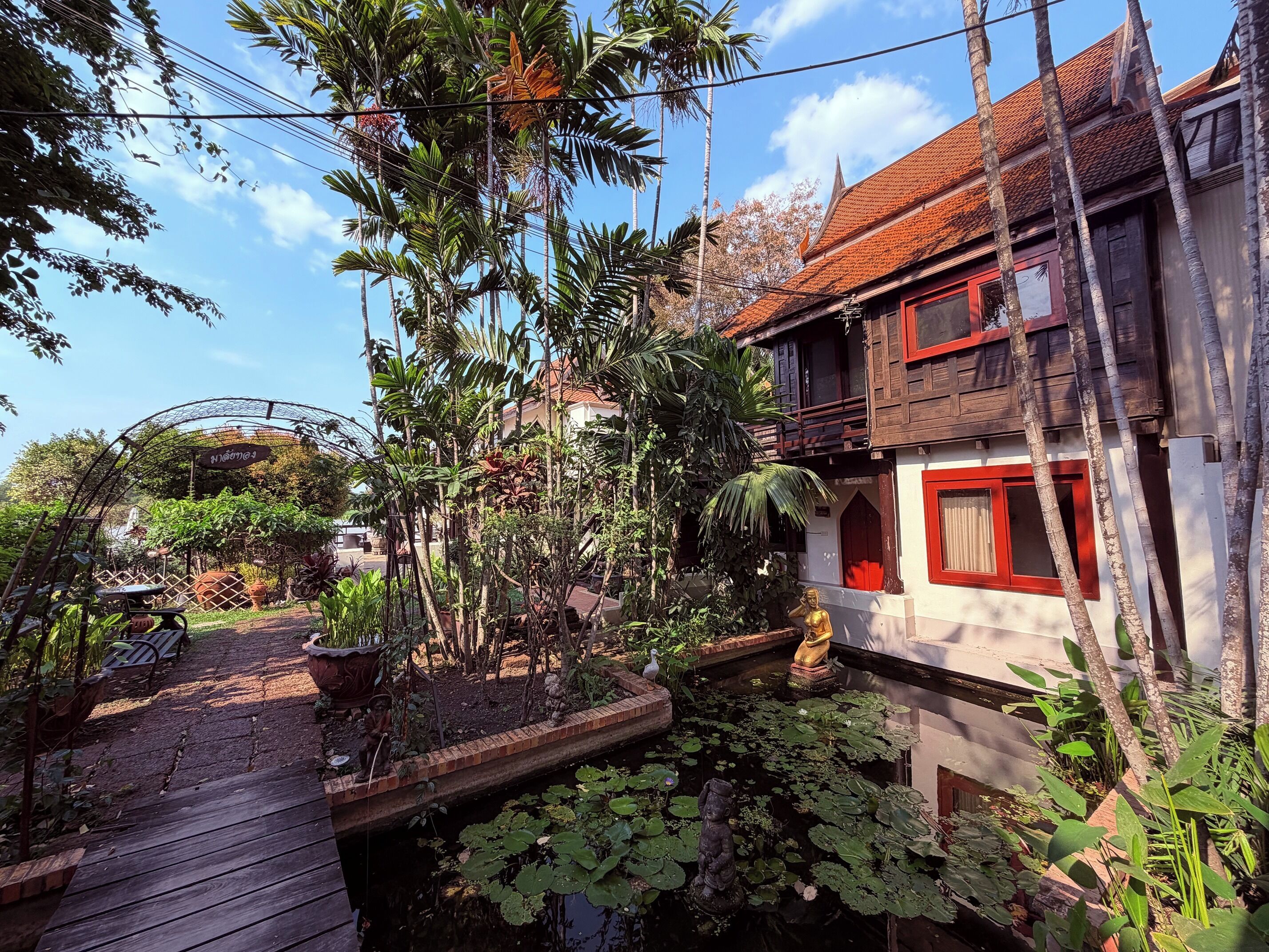 Fachada de la propiedad