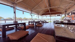 Breakfast, lunch, dinner served; local cuisine  - Ayutthaya Garden River Home (Bang Pa-in)