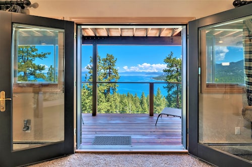 Lx10 lakeview jewel of sierra theater , hot tub