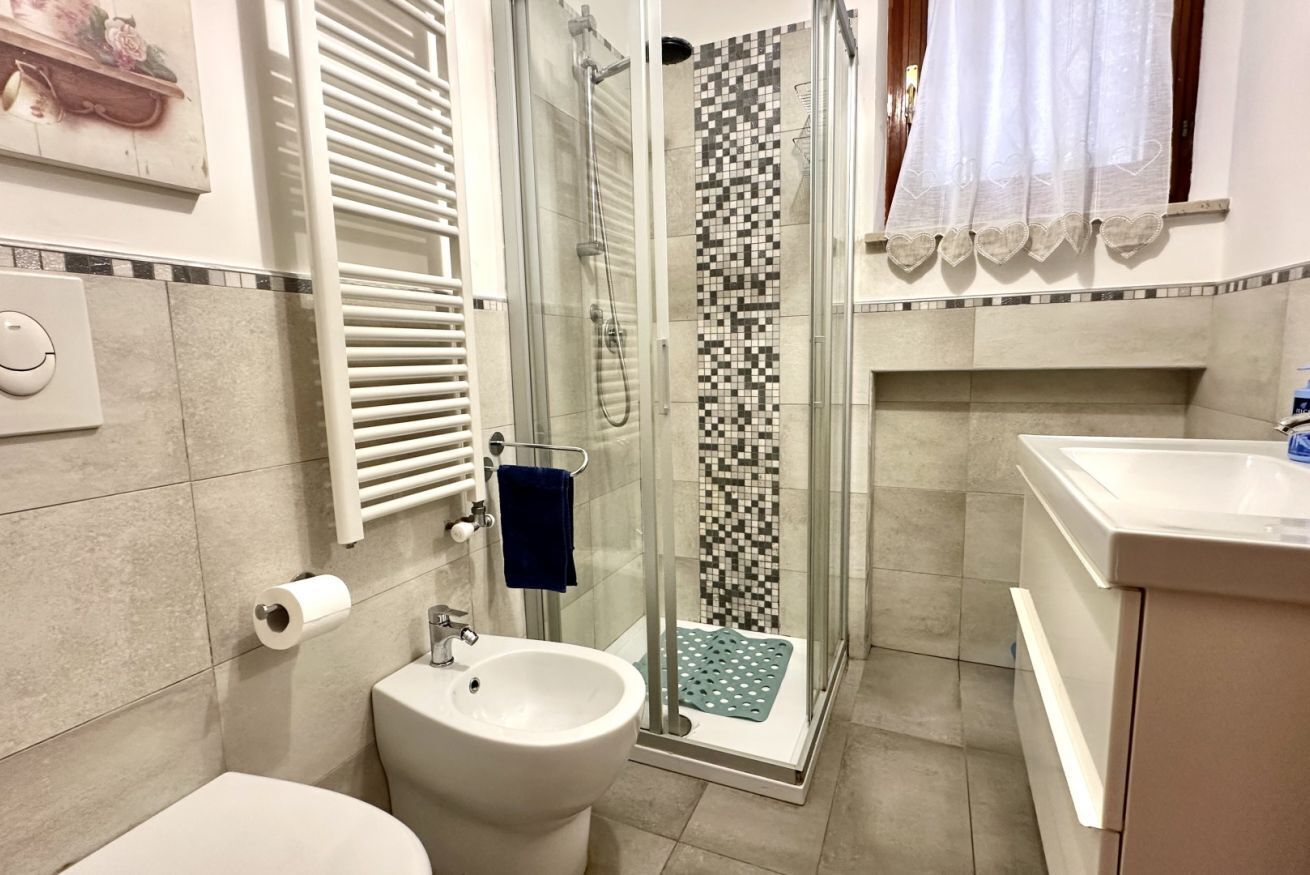 Dusche, Bidet, Handtücher
